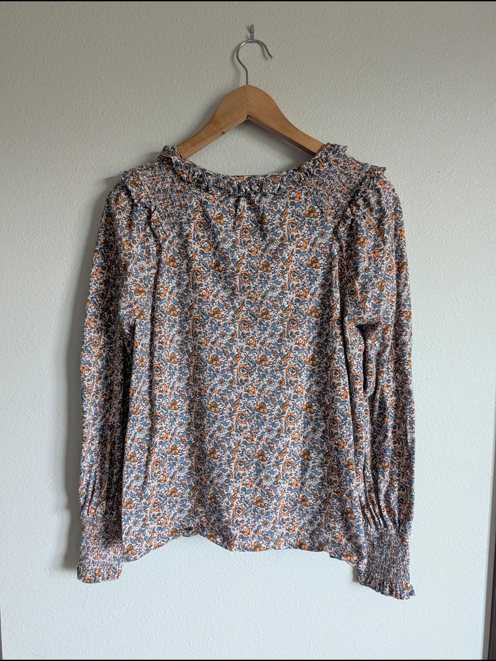 Boden Notch Neck Smocked Frill Floral Top - Picture 5 of 7